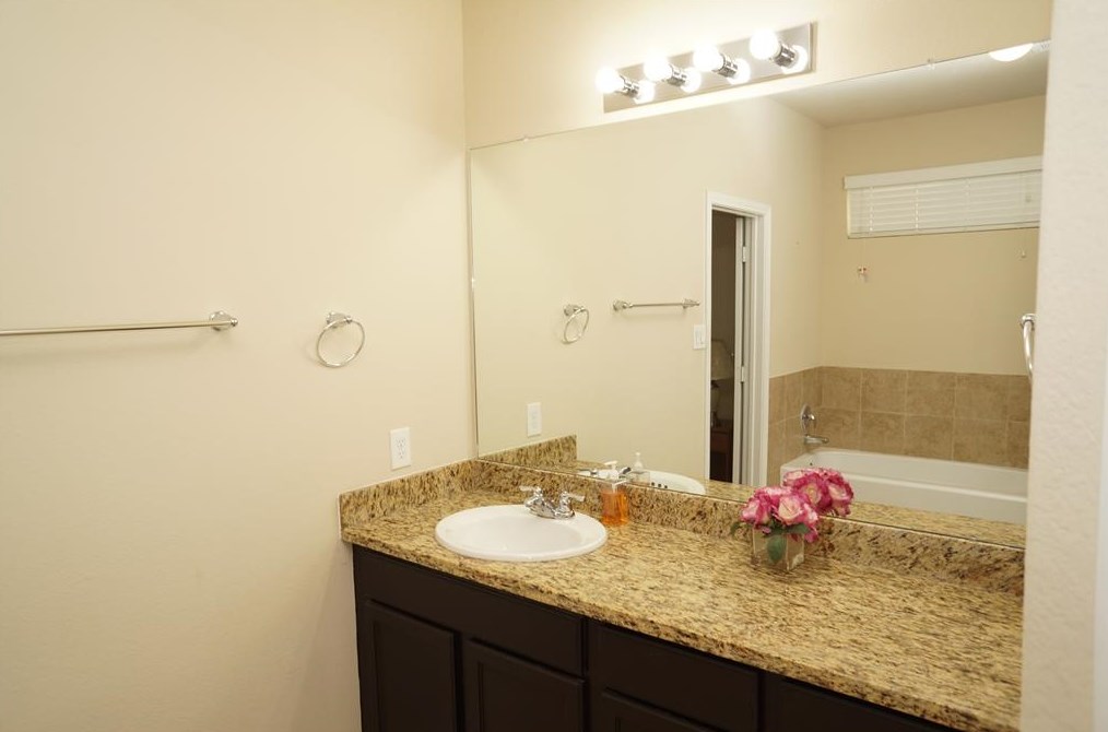 9930 Cobbs Cv Ln, Houston TX  77044-4501 exterior