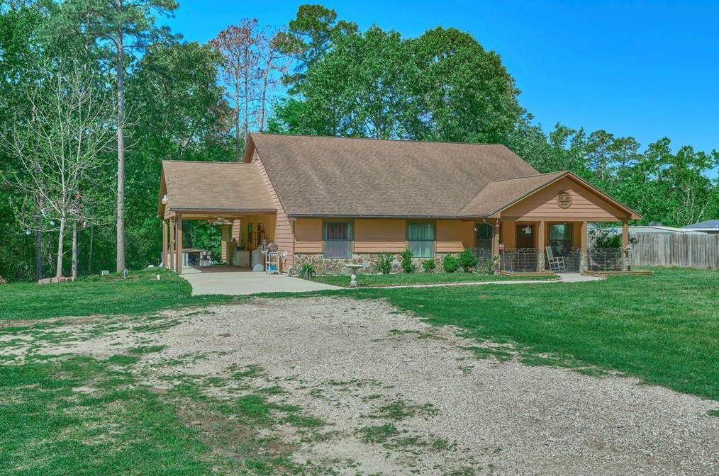 47 Stage Coach Rd, Stephen Creek, TX 77331-4406