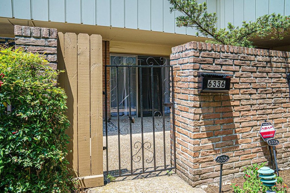 6336 Crab Orchard Rd, Houston, TX 77057-1008