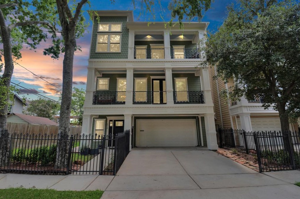 2510 Lawrence St, Houston, TX 77008-1918
