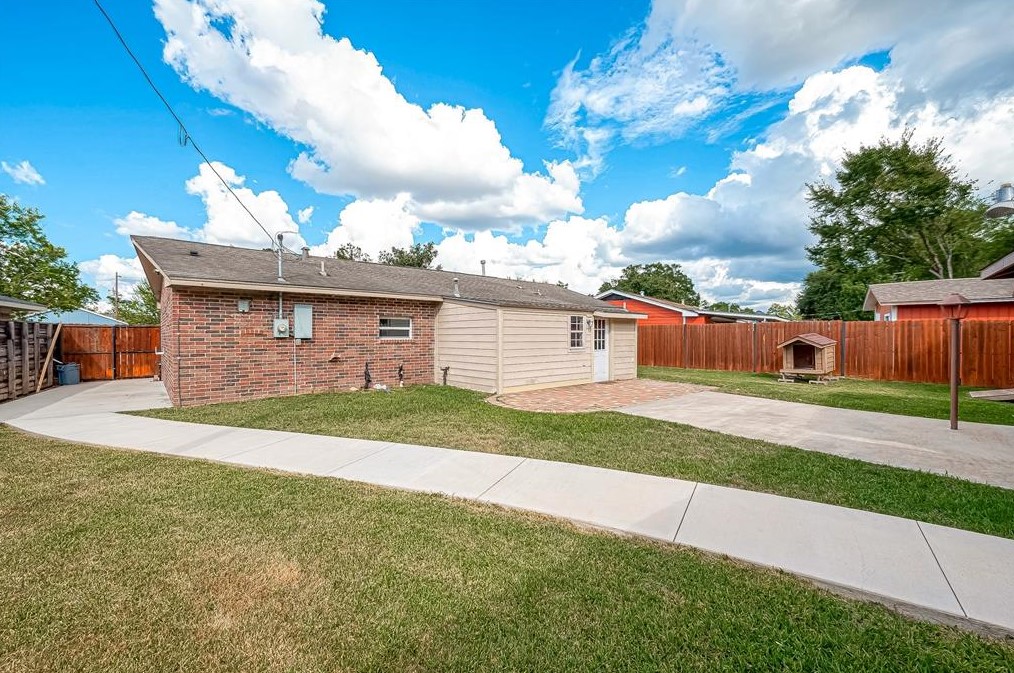 3706 Orange Grv Dr, Houston TX  77039-5814 exterior
