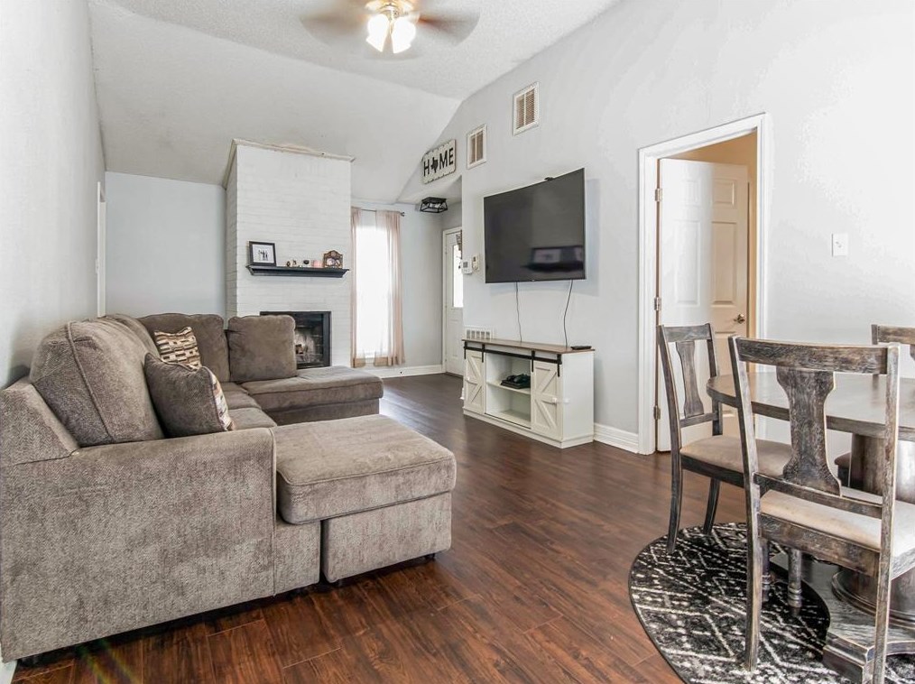 3602 Clover Ln, Deer Park, TX 77536