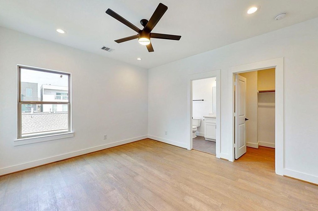 5320 Kansas, Houston TX  77007-1111 exterior