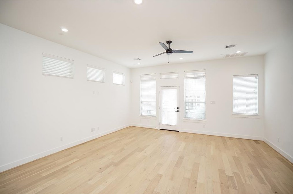 5320 Kansas, Houston TX  77007-1111 exterior