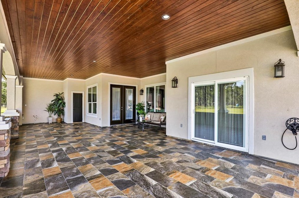 1014 Kennings Rd, Crosby, TX 77532