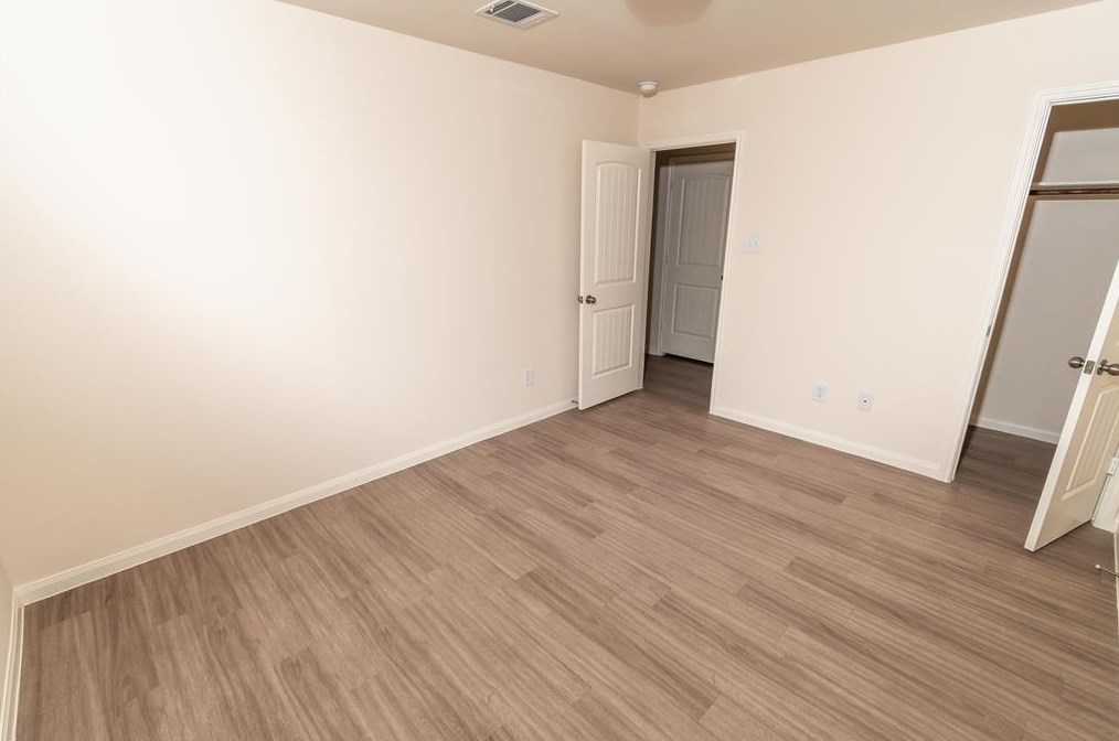 5855 Santa Bernadetta, Houston TX  77017-5987 exterior