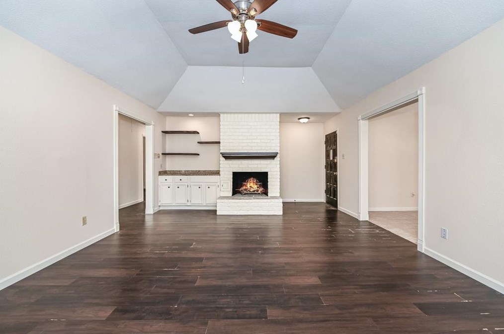12011 N Fairhollow Ln, Houston, TX 77043