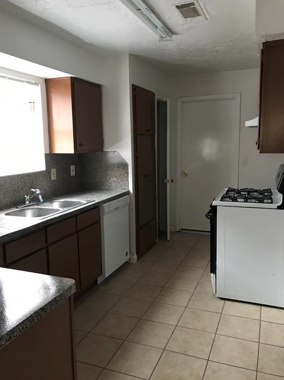 13906 Bearwood Rd, Houston, TX 77038