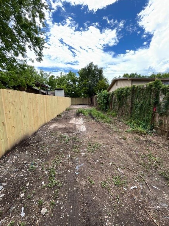 629 E 37th St, Houston, TX 77022