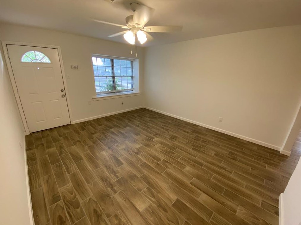 211 Avenue H, Sugar Land, TX 77498