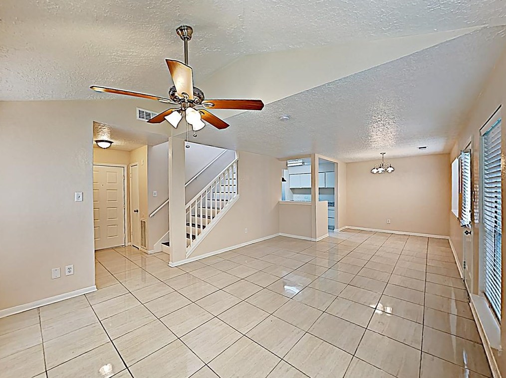 7823 Gatehouse Dr, Houston, TX 77040