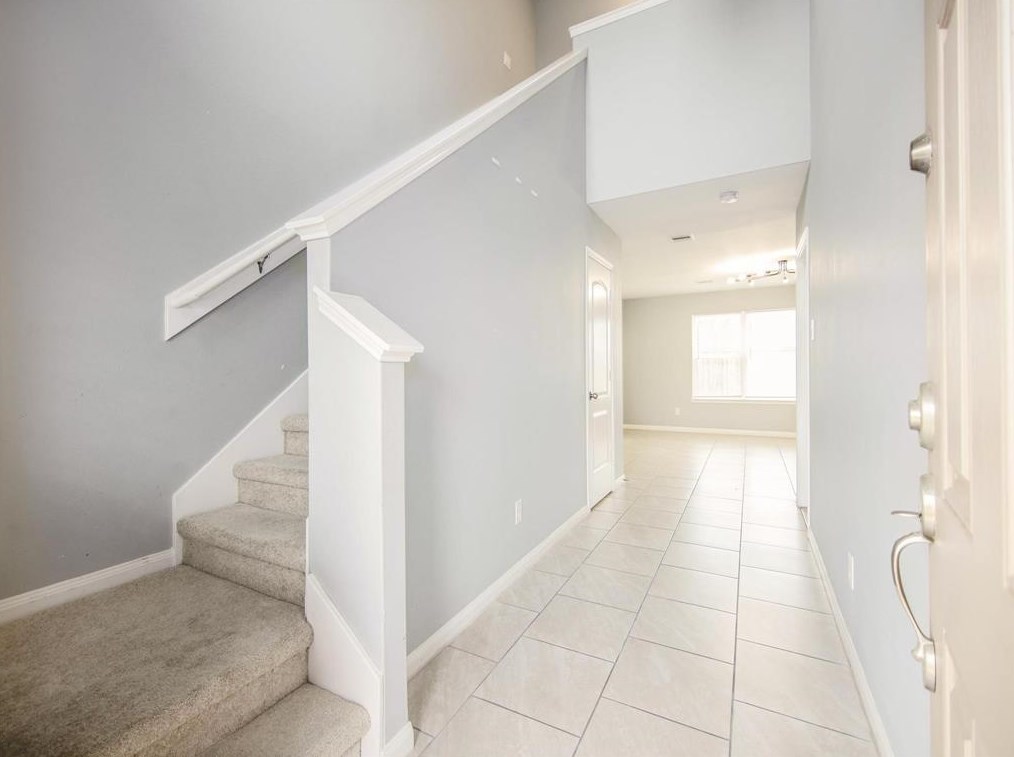 2311 Tracy Ln, Highlands, TX 77562