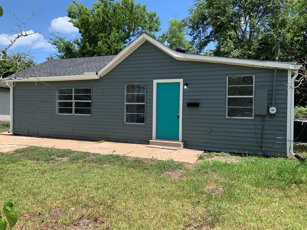 103 Prewitt Ln, West Columbia, TX 77486