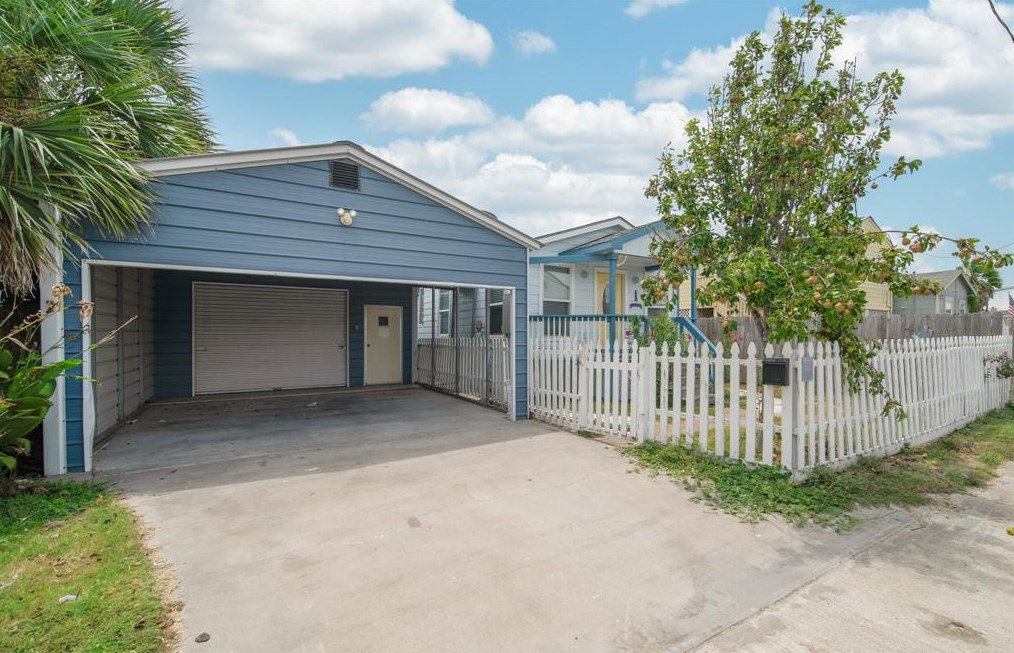 6317 Heards Ln, Galveston, TX