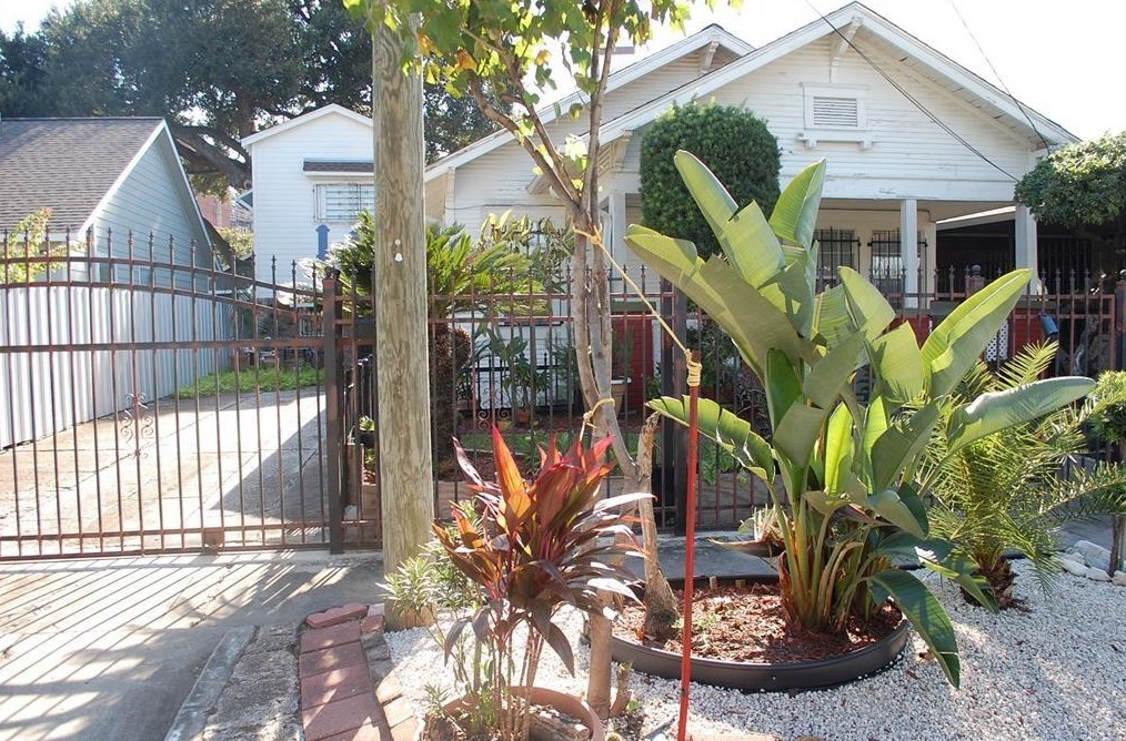 3820 Garrow St, Houston, TX 77003