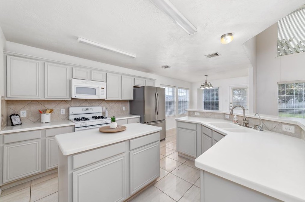 7226 Port Alexander Way, Houston, TX 77083-3950