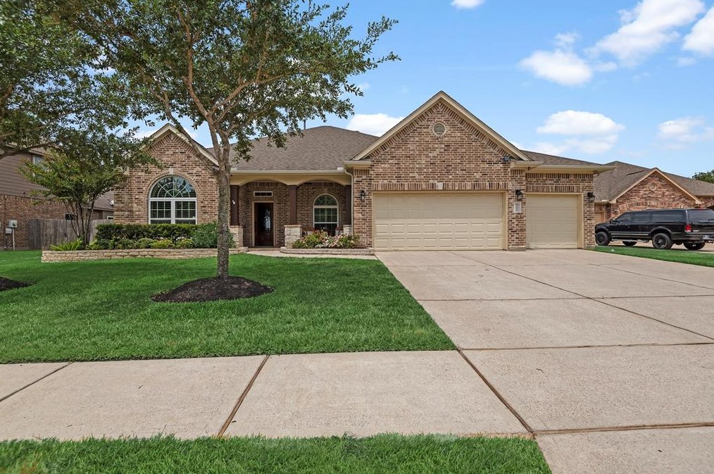 31802 Cary Douglas Dr, Hockley, TX 77447-7682