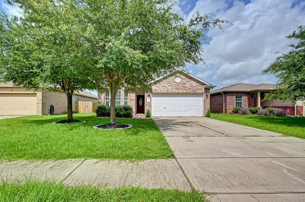 6723 Enchanted Crest Dr, Katy, TX 77449