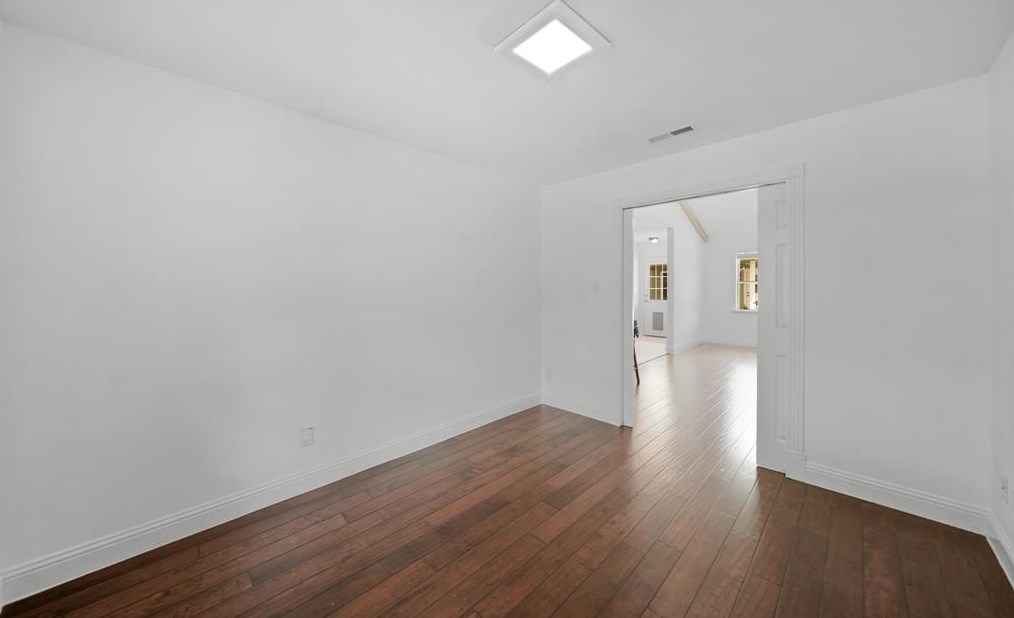10710 Wickersham Ln, Houston TX  77027-4014 exterior