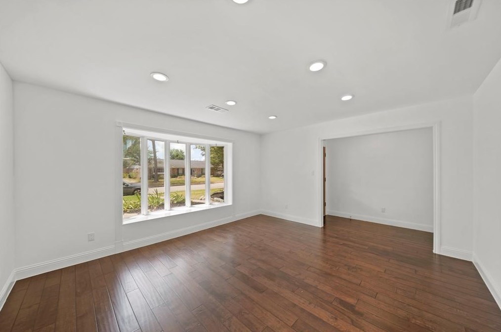10710 Wickersham Ln, Houston TX  77027-4014 exterior