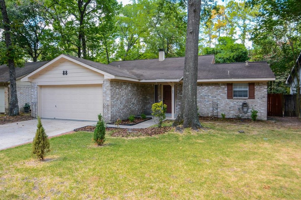88 Woodstock Circle Dr, Spring TX  77381-2792 exterior