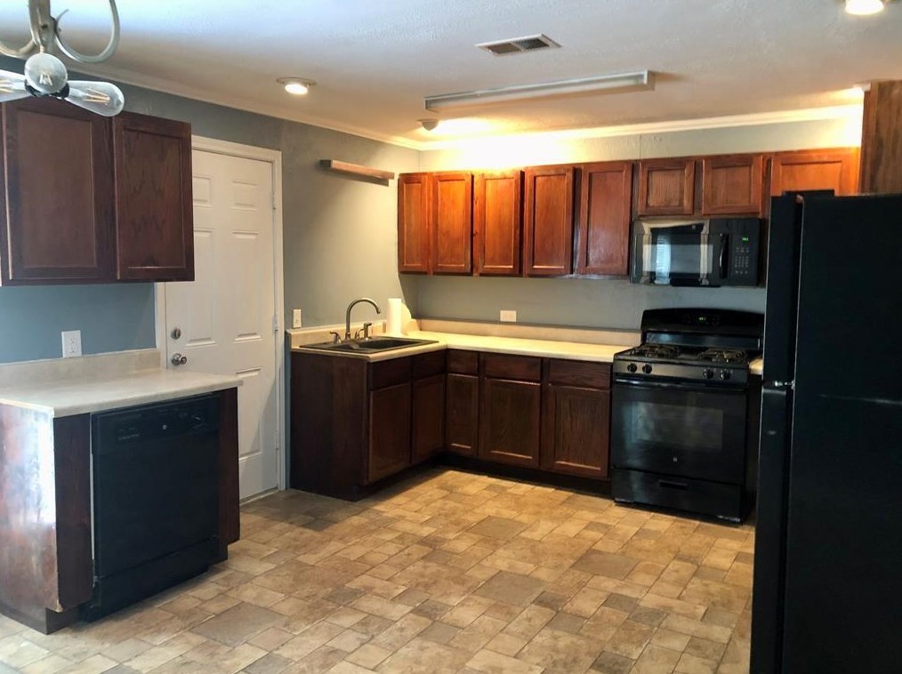 1905 Oleander Dr, La Marque, TX 77568