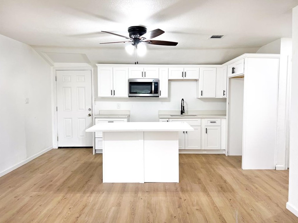 2423 Woodard St, Houston TX  77026-2459 exterior