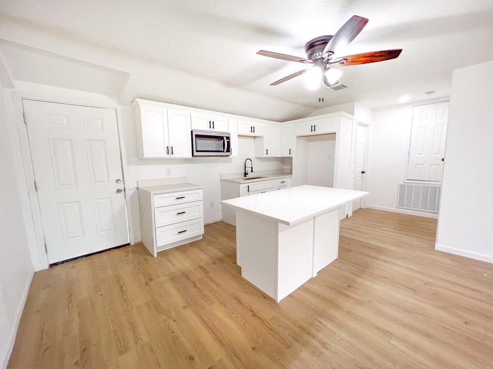 2423 Woodard St, Houston TX  77026-2459 exterior