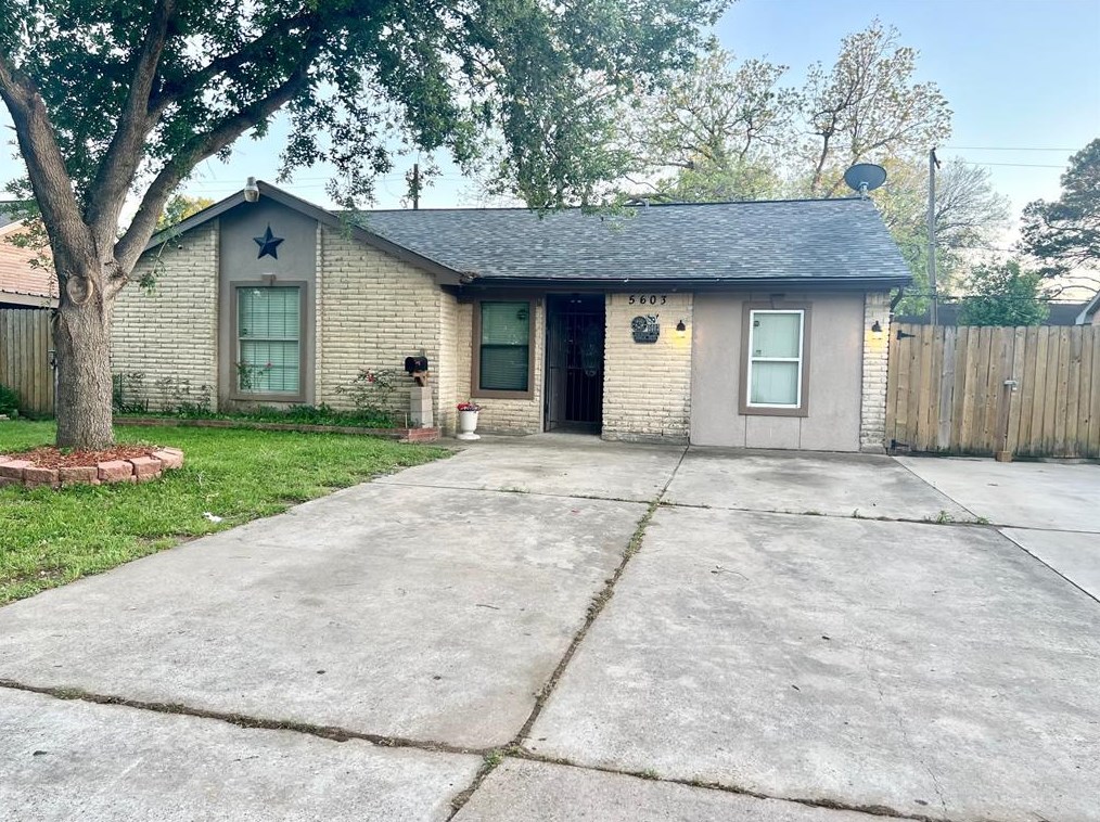 5603 Maywood Dr, Houston, TX 77053-3111