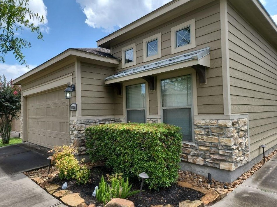 10256 Stone Gate Dr, Conroe, TX 77385