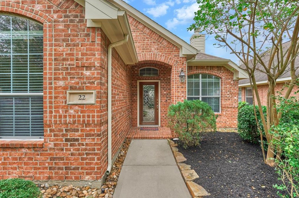 22 Avenswood Pl, Spring TX  77382-1798 exterior