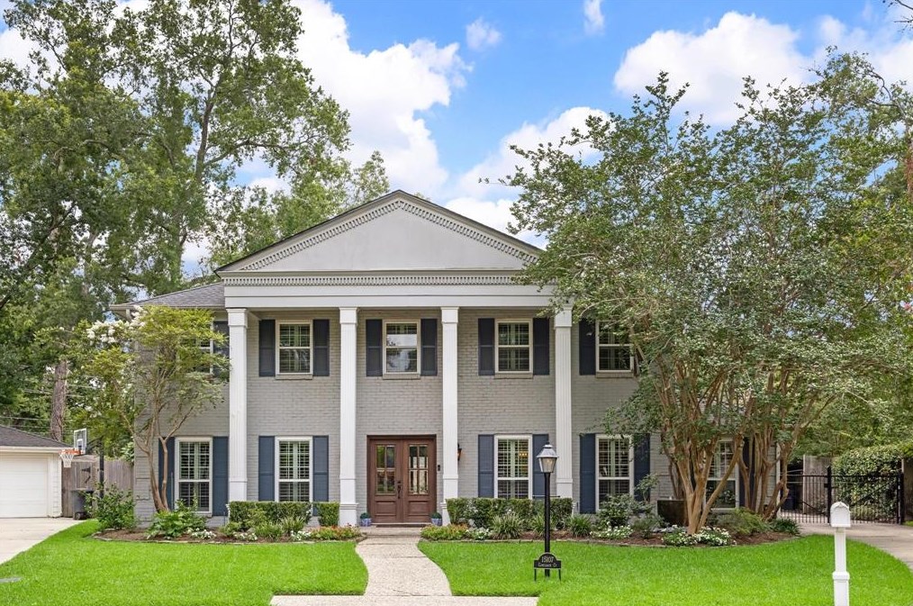 15107 Camelback Ct, Houston, TX 77079-4431