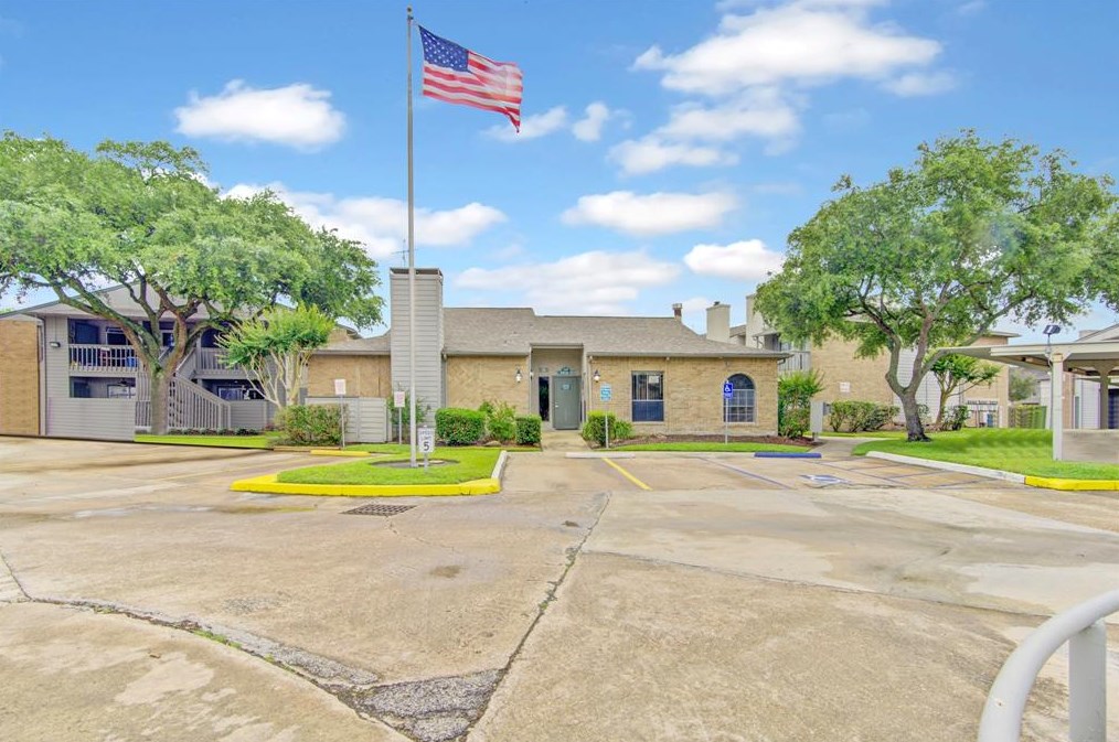 260 El Dorado Blvd, Houston TX 77598-2291 exterior
