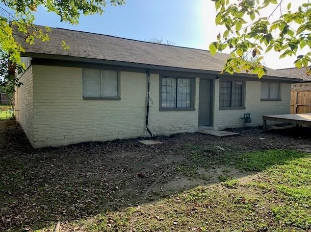 17007 Sunshine St, Houston, TX 77049-1121