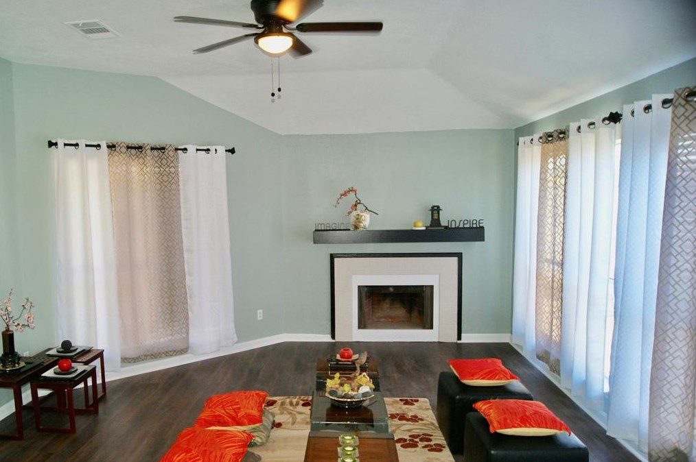 8503 Sandy Glen Ln, Houston TX  77071-2421 exterior