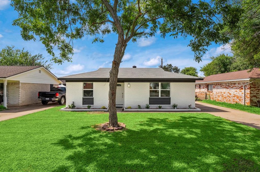 8810 Klondike St, Houston, TX 77075-1514