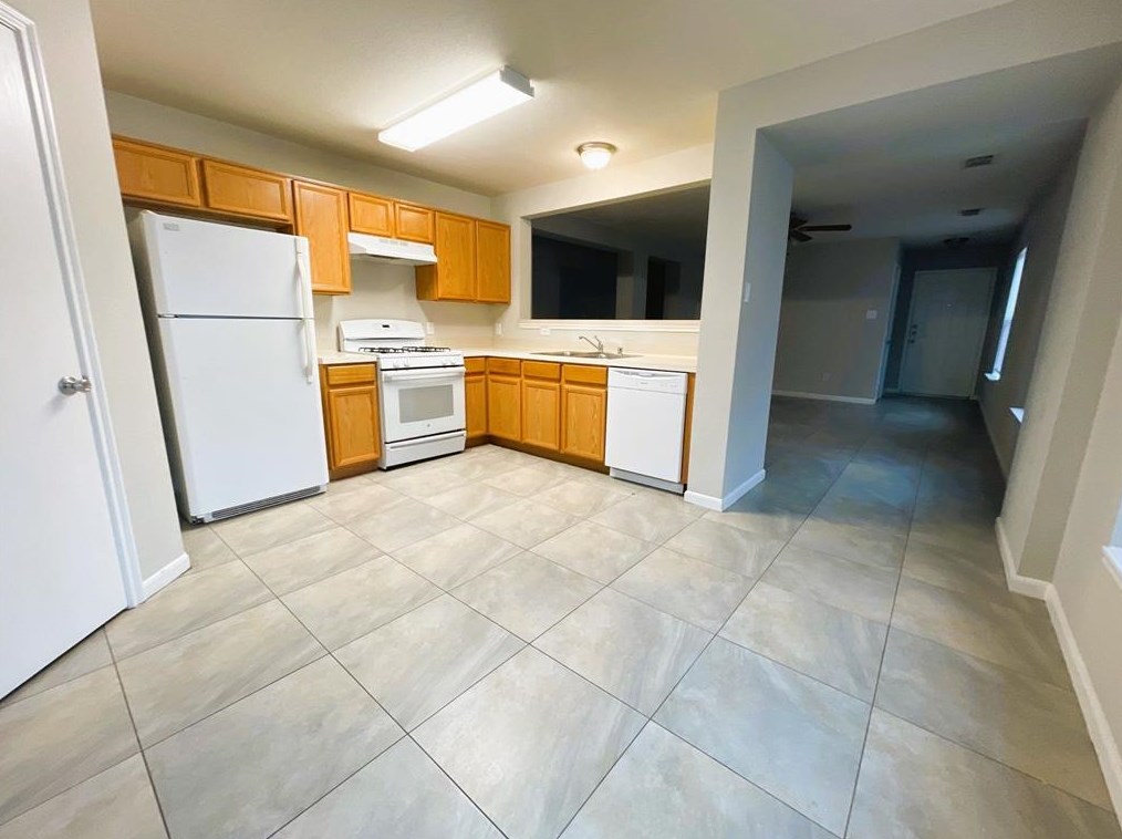 6539 Bluestone Springs Ln, Spring TX  77379-1946 exterior