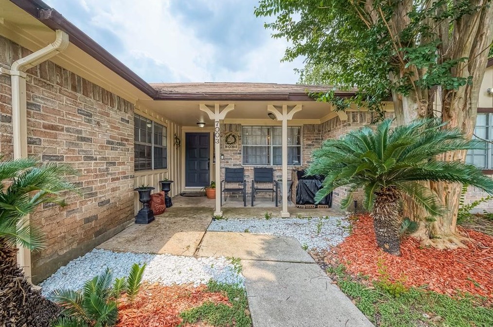7003 Falling Waters Dr, Spring, TX 77379
