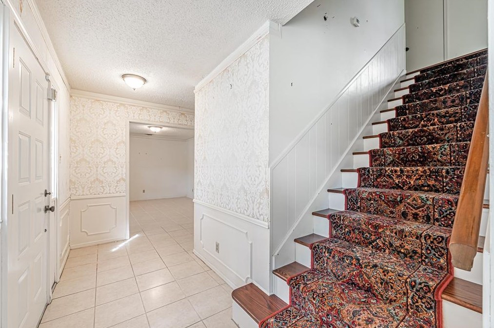 1110 Loire Ln, Houston, TX 77090-1225