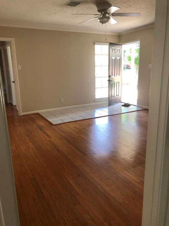 4542 Warm Springs Rd, Houston, TX 77035