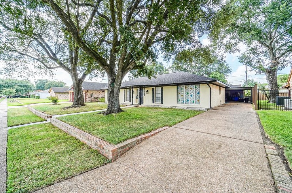 8206 Garden Parks Dr, Houston, TX 77075-4728