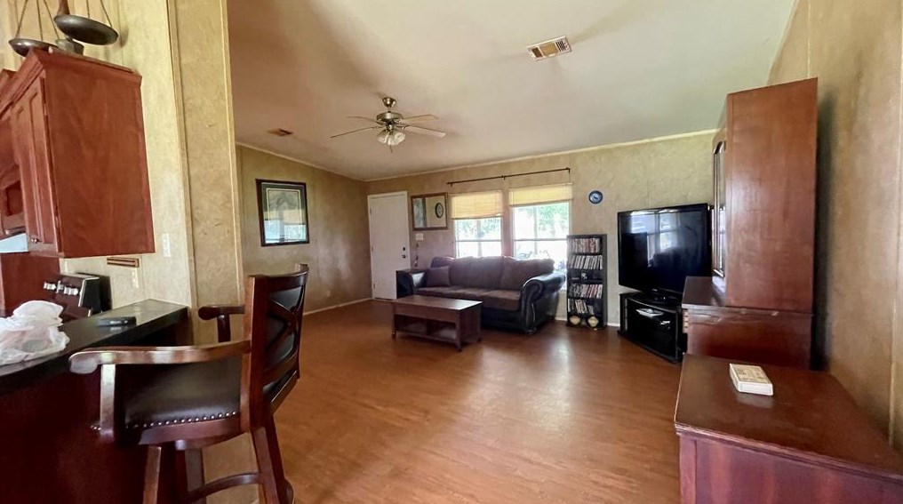 433 County Road 291, Alvin, TX 77511-1291