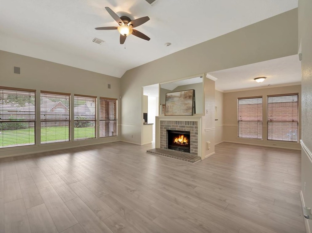 14427 Sun Harbor Dr, Houston, TX 77062-2017