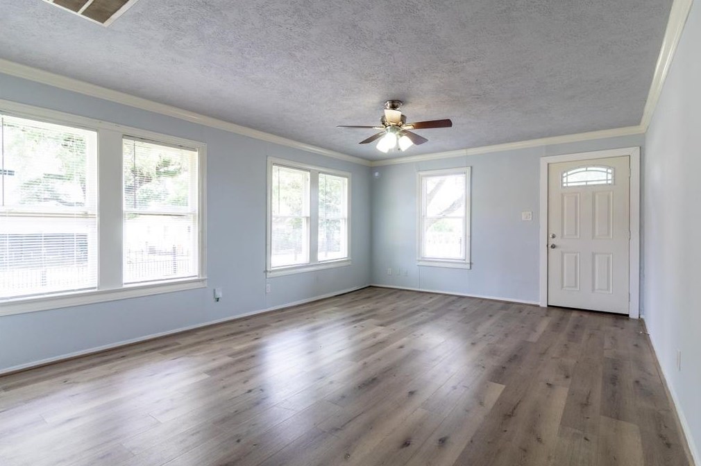 1667 Walton St, Houston, TX 77009