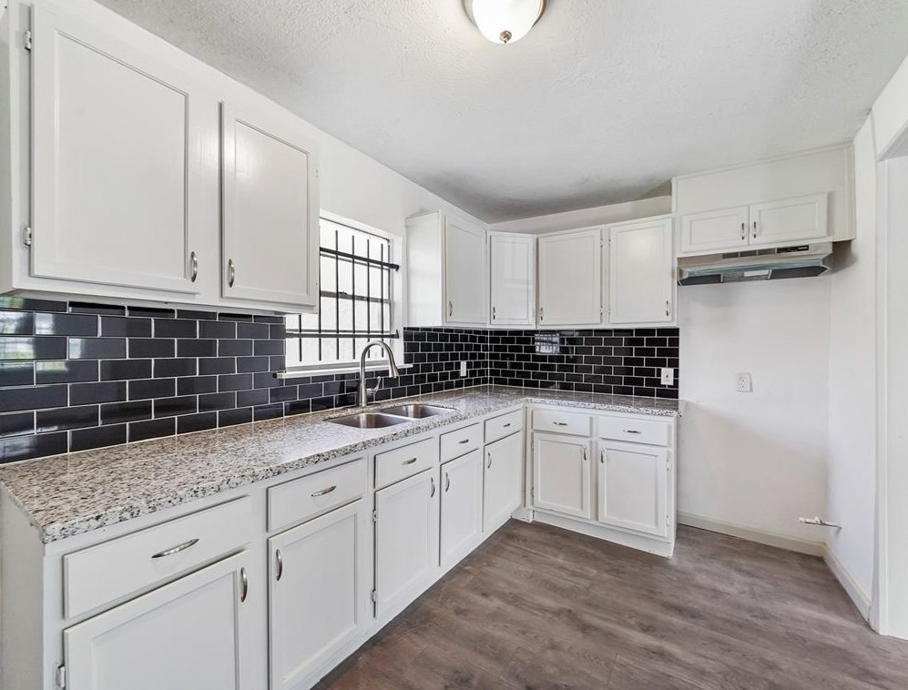 4637 Mallow St, Houston, TX 77051