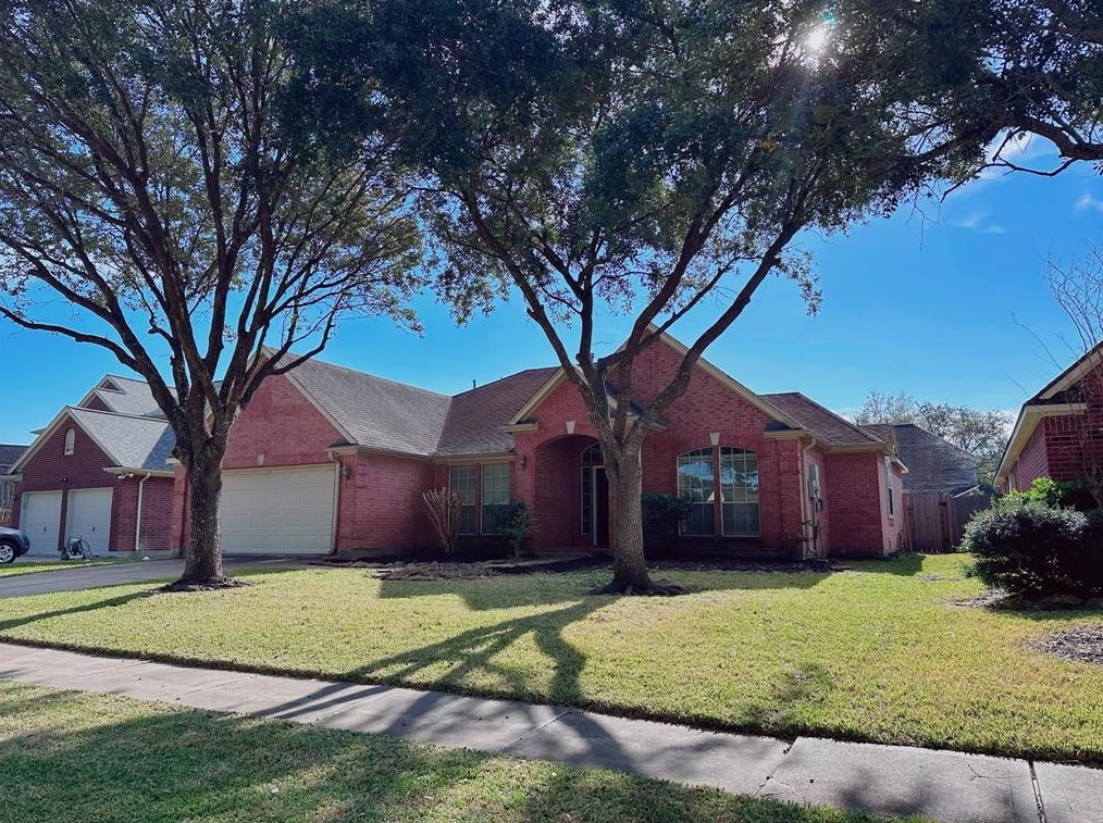 12119 Pine Brook Dr, Stafford, TX 77477