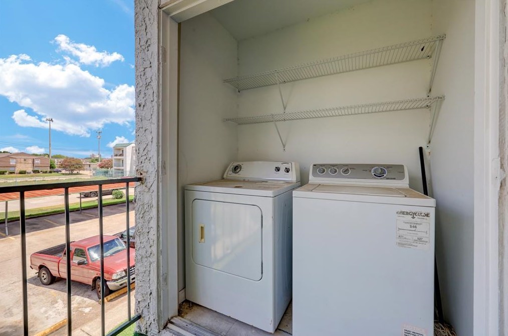 2830 Bartell Dr, Houston TX  77054-1482 exterior