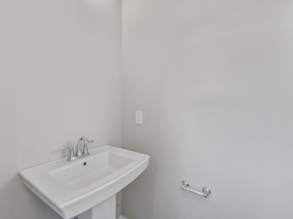 6022 T C Jester Blvd, Houston TX  77008-3239 exterior