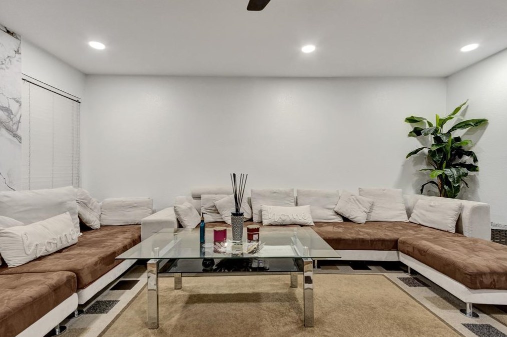 5807 Beverlyhill St Apt 22, Houston, TX 77057