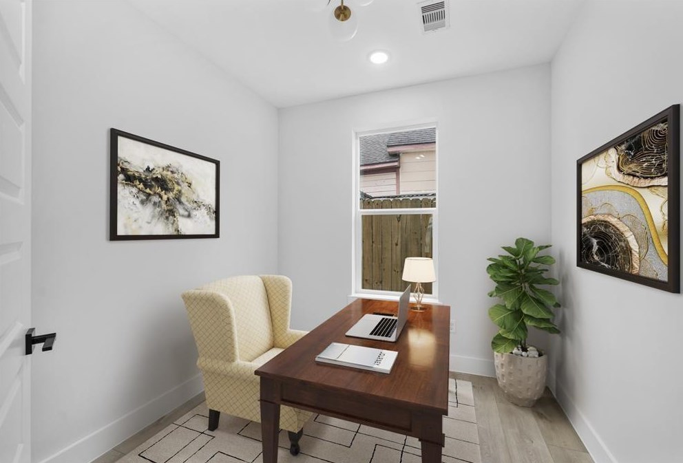 2014 Blodgett St, Houston, TX 77004-5114